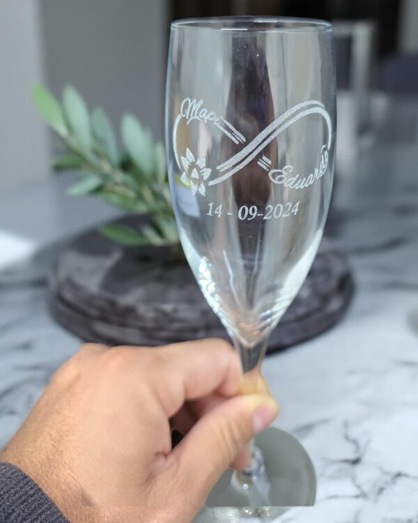 COPAS DE CRISTAL GRABADAS DE VINO DE CHAMPAN BODAS PERSONALIZADAS BRINDIS QUE TIERNO LAS PALMAS CANARIAS GRABADO Y CORTE LASER