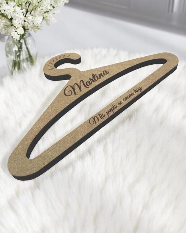 PERCHA PARA NOVIOS MADRINA PADRINO NIÑOS BODAS PERSONALIZADAS QUE TIERNO LAS PLAMAS CANARIAS GRABADO Y CORTE LASER IMPRESION UV PERSONALIZACIÓN (1)