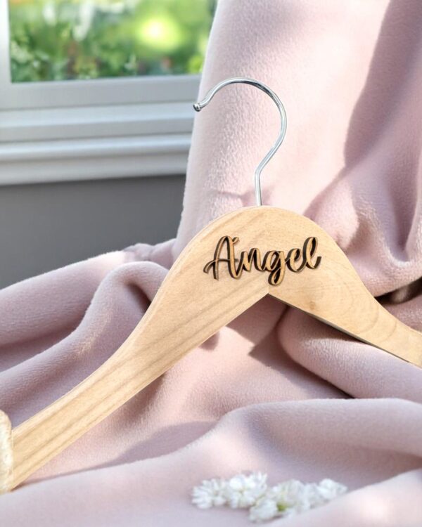 PERCHA PARA NOVIOS MADRINA PADRINO NIÑOS BODAS PERSONALIZADAS QUE TIERNO LAS PLAMAS CANARIAS GRABADO Y CORTE LASER IMPRESION UV PERSONALIZACIÓN (1)