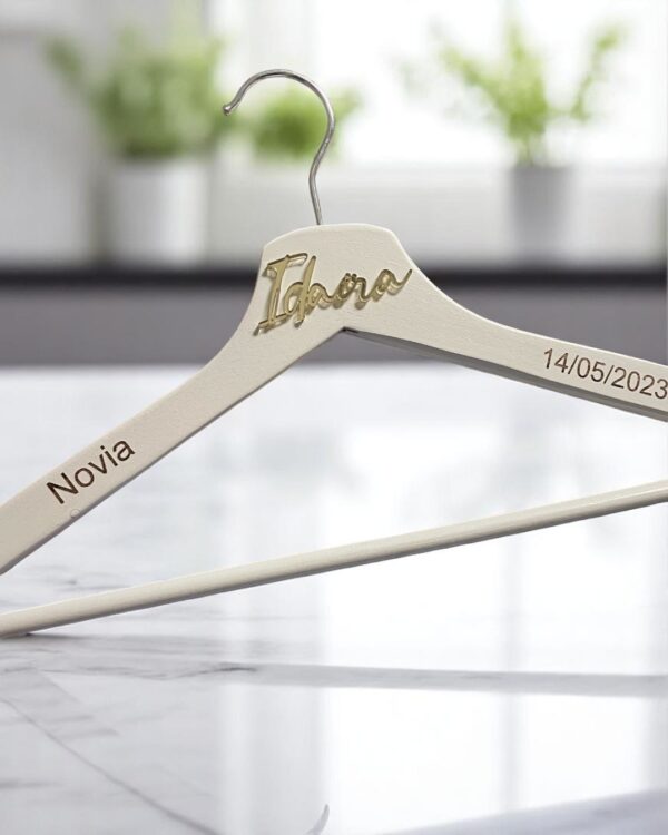 PERCHA PARA NOVIOS MADRINA PADRINO NIÑOS BODAS PERSONALIZADAS QUE TIERNO LAS PLAMAS CANARIAS GRABADO Y CORTE LASER IMPRESION UV PERSONALIZACIÓN (1)