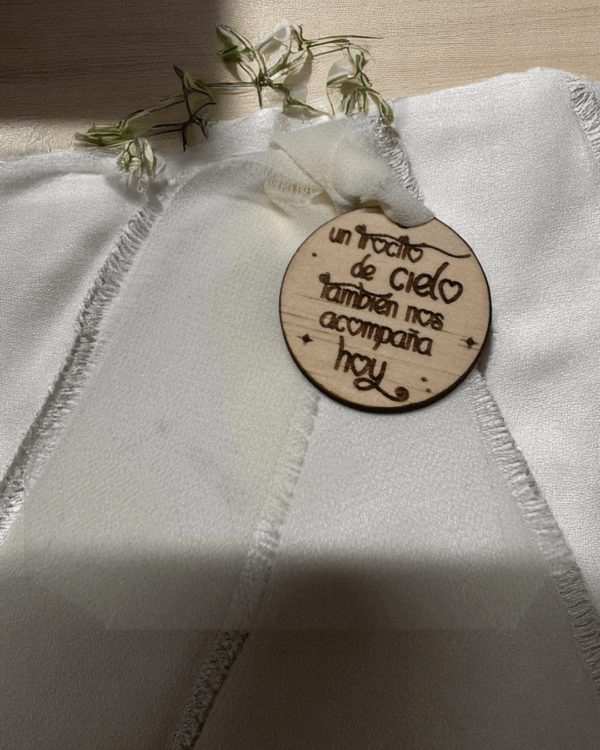 PLACA PARA RAMO DE NOVIA UN TROCITO DE CIELO TAMBIEN NOS ACOMPANA HOY BODAS PERSONALIZADAS LAS PALMAS QUE TIERNO CANARIAS FLORES RECUERDO